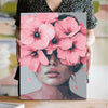 Mujer de flores rosas -  Pintar Números
